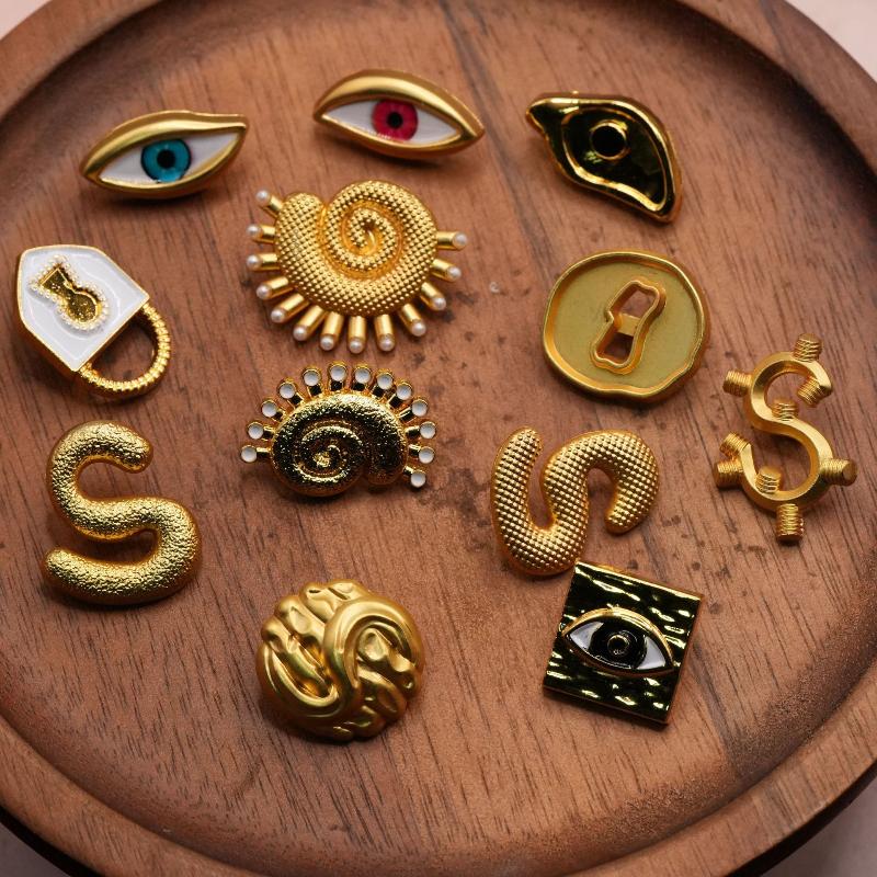 Vintage Metal Button Heart Sha - đánh giá và giá Craft Embellishments